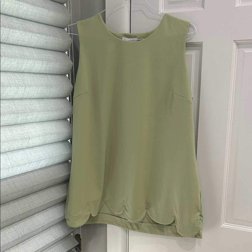 Isaac Mizrahi Light Green Scalloped Hem Blouse Tunic Shell XL